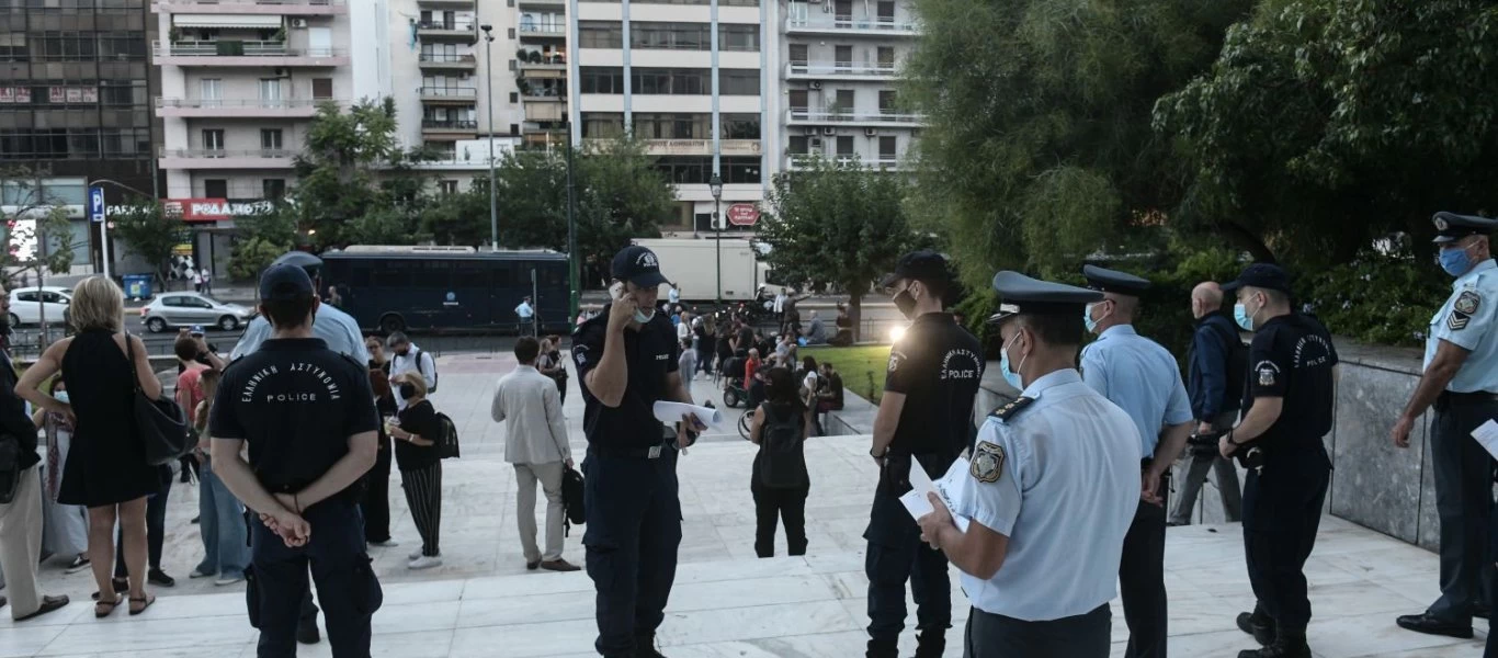 Εφετείο: Μετατράπηκαν σε συλλήψεις οι 10 προσαγωγές των υποστηρικτών της Χρυσής Αυγής